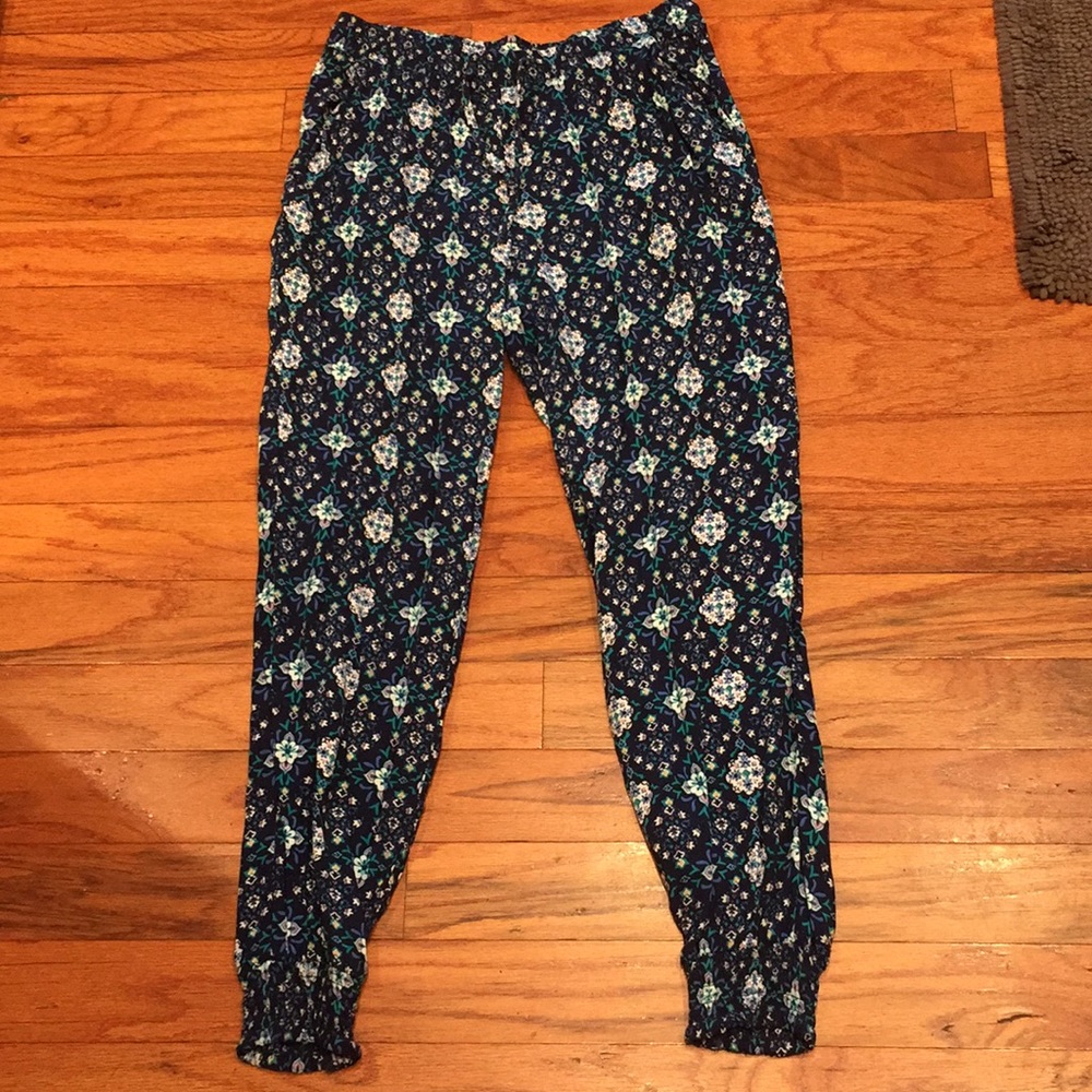 Harlem pants with pockets.